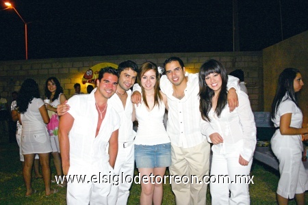 Recorrido social
Omar Rodríguez, Israel Avalos, Nadia Jaramillo, Carlos Ortiz y Kitty Carmona.