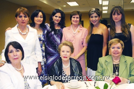 Nina, Adelina, Eva, Kay, Martha, Vero, Ana Laura, Susana y Kay.