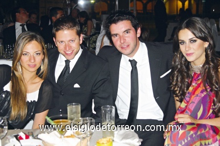 Daniela, Roberto, Alfredo y María Gabriela.