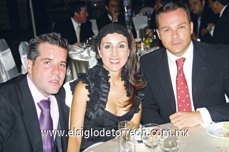 Juan Carlos Ocejo, Annie e Inés Stoofen.