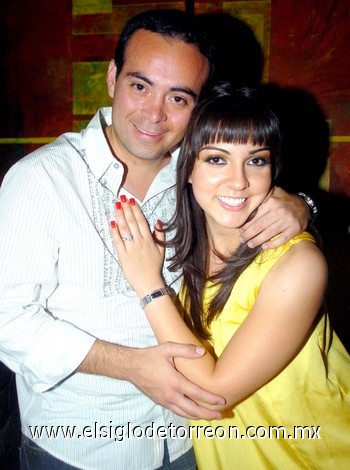 13052009 Fernando Álvarez y Elizabeth Gómez, se casarán en breve tiempo.