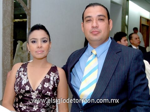 14052009 Yazmín Ramírez de Villarreal y Francisco Villarreal, asistieron a la boda.