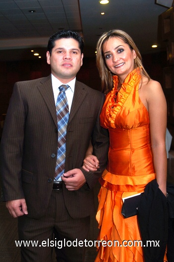18052009 Juan José Álvarez y Érika García Mora.