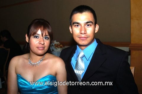 18052009 Glenda Maldonado y Ricardo Ruelas asistieron a reciente banquete de bodas.