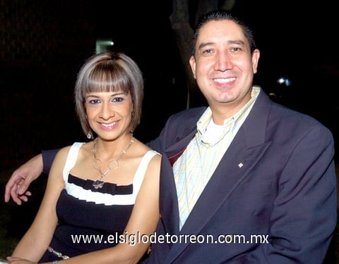19052009 Agradable recepción. Víctor  Velázquez, Patricia de Velázquez, Ricardo Soldevilla y Ely Agüero. EL SIGLO DE TORREÓN/ESÚS HERNÁNDEZ