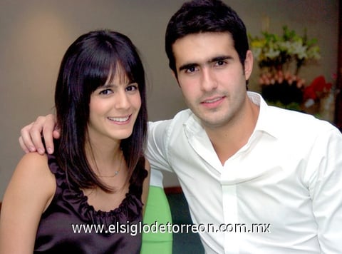 19052009 En fiesta de cumpleaños. Isabel e Iñaki Belausteguigoitia.