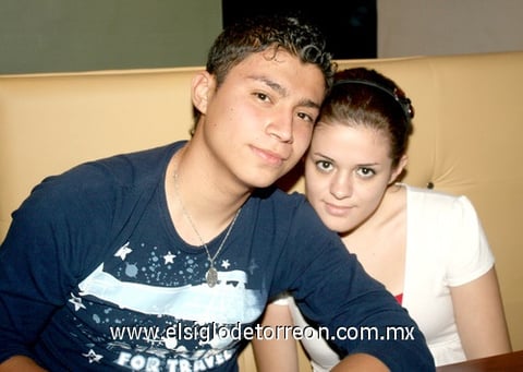 21052009 Christian Alejandro Palacios González y Patricia López Limones.