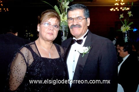 22052009 Ana María Salazar Rauda y Gonzalo Rodríguez Muro, papás del novio. EL SIGLO DE TORREÓN/JESÚS HERNÁNDEZ