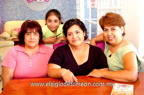 01062009 María de Jesús Kermedy, Ana Silvia Cervantes, Esther Salazar y Vicky de Barajas.