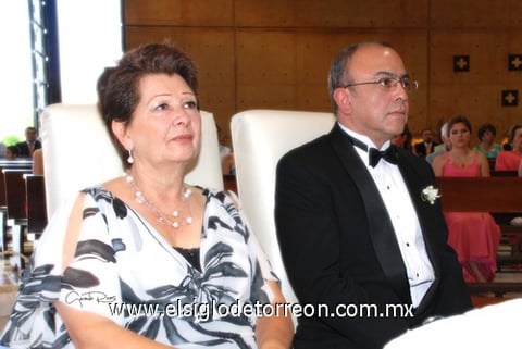 01062009 Isabel Domínguez Zenteno y Adolfo Rechy Muñoz, papás del novio.