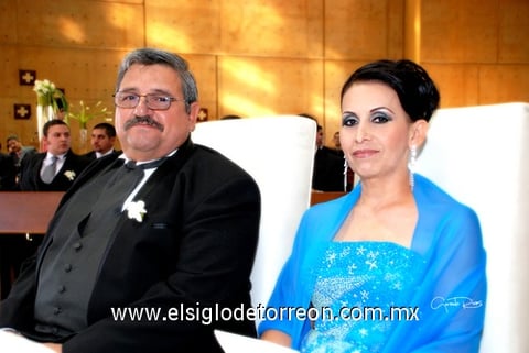 01062009 Antonio Madinaveitia Herrera y Georgina Chávez Berumen, papás de la novia.