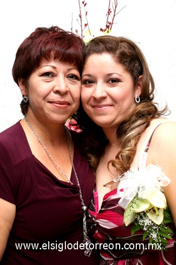 01062009 Georgina Martínez Hernández fue despedida de su soltería por la señora Zayra Hernández.
