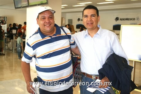 01062009 Édgar y Nelson García llegaron procedentes de Toronto, Canadá.