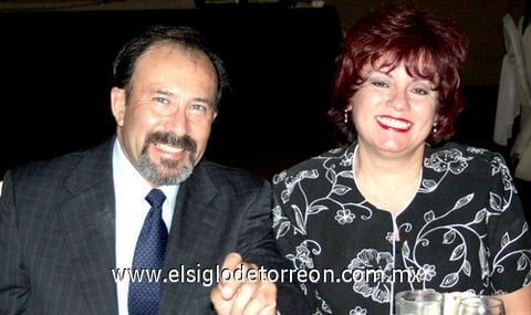 04062009 Jaime Romero y Mayela Castrellón.