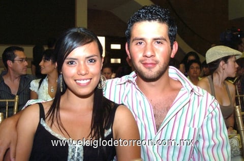 08062009 Y para el novio, elegantes trajes.