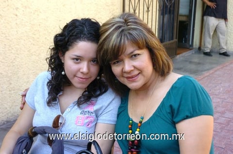 06062009 Mónica Torres y Mónica Reyes de Torres.