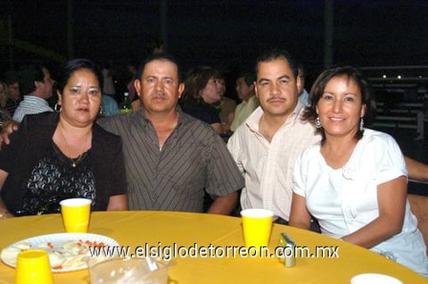 06062009 Marisa Taboada, Norma de Arellano y Heriberto Arellano.