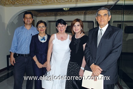 Eduardo Murra Farrus, Claudia Máynez, Gaby Nava, Nuri de Murra y Eduardo Murra.