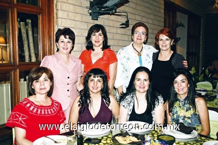 Maribel, Leti, Yola, Kiki, Ana, Sandra, Silvia y Lorena.