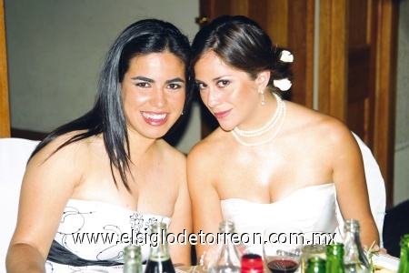 Laurencia Zavala y Karla Samaniego.