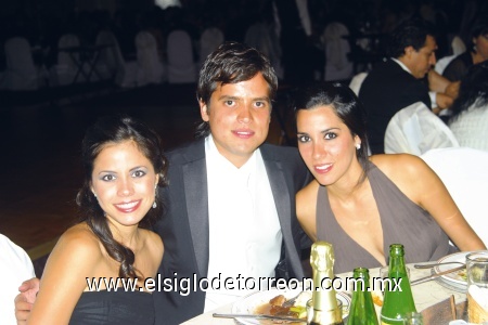 Adriana Díaz, Josué Mascorro y Eli Mascorro.