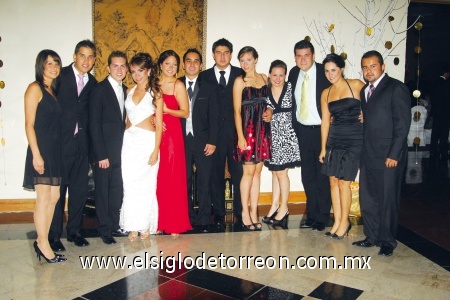 Distinguida graduación
Alumnos del Tecnológico de Monterrey, Campus Laguna disfrutaron de una emotiva noche de graduación.