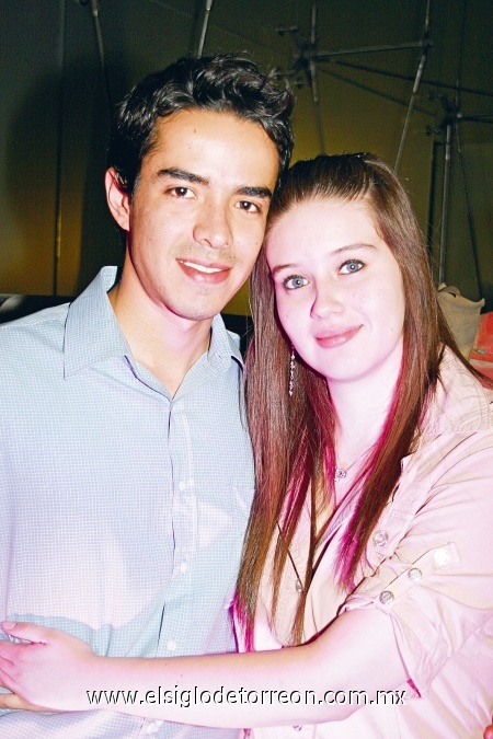 Carlos Aranda y Perla Máynez.