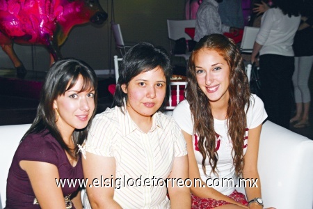 Rossy Tlapanco, Mariana Torres y Jackie Shepard.
