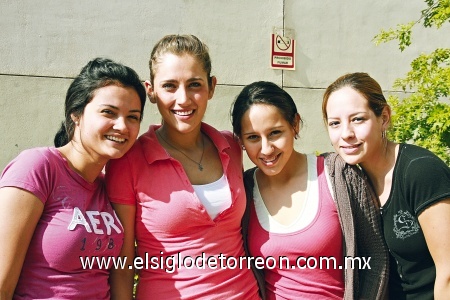 Natalia, Andrea, Naville y Sharon.