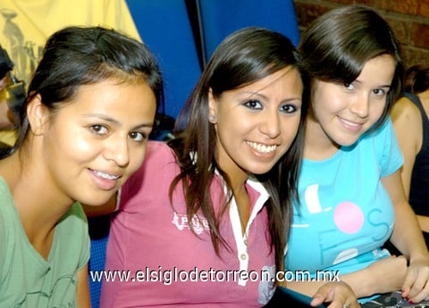 09062009 Alondra Ávalos, Metzi Blanquet y Cristy González.