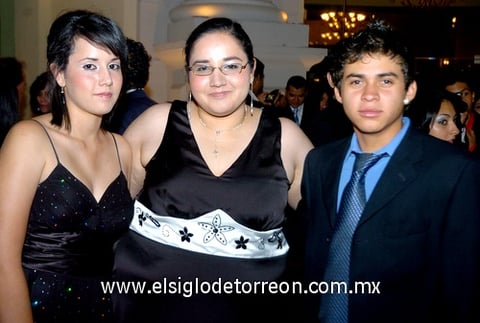 09062009 María Goretti Escareño, Rosa Escareño y Eduardo Dena.