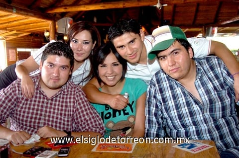 05062009 Ervey Duarte, Gaby Alvarado, Fer de los Santos, Claudia Romo y Raúl Iturriaga.