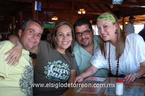 05062009 Paco y Vero Dávila, Jacobo y Jéssica Issa.