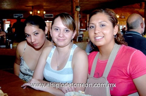 05062009 Nayelli Guerrero, Cristina Espino y Ale Jiménez. EL SIGLO DE TORREÓN/JESÚS HERNÁNDEZ
