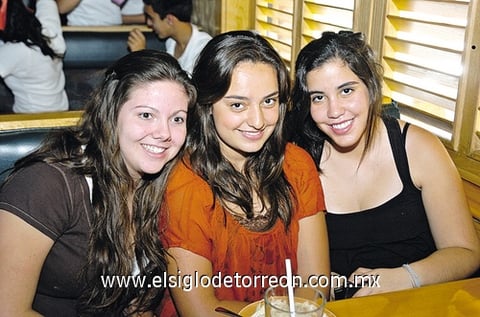 07062009 Coqui, Maryfer y Nora.
