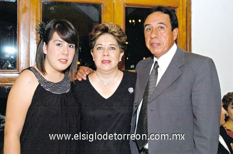 07062009 Mayra Judith Rodríguez, María Mayela Flores e Iván Rodríguez.