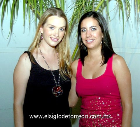 17062009 Karla y Julia, presidentas del Club de Jardinería Agave Azul.