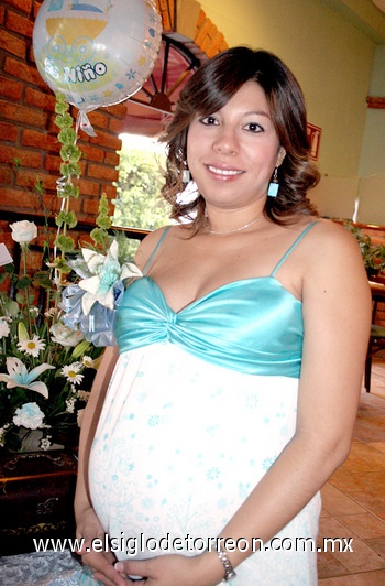 17062009 Areli López Rodríguez en la fiesta de canastilla organizada en su honor.