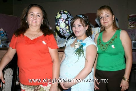 12062009 Ana Luz Villavicencio Quiñones en la fiesta de canastilla preparada por Rosario Quiñones y Rosario Chapa.