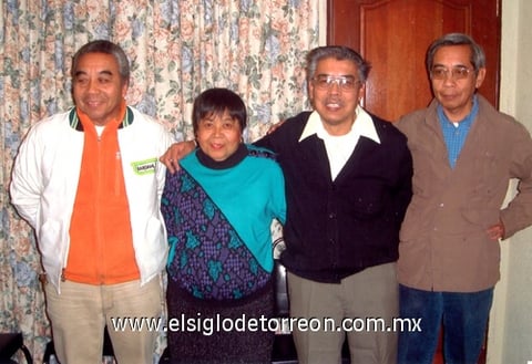 12062009 Ricardo Salvador, Celia, Fernando y Antonio Tea Wong, en pasado evento.