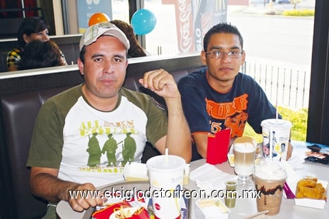 22062009 Sandra de Villarreal y Armando Villarreal M.