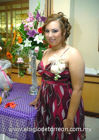 22062009 Rosy Salinas Romero lució feliz  en su fiesta prenupcial.