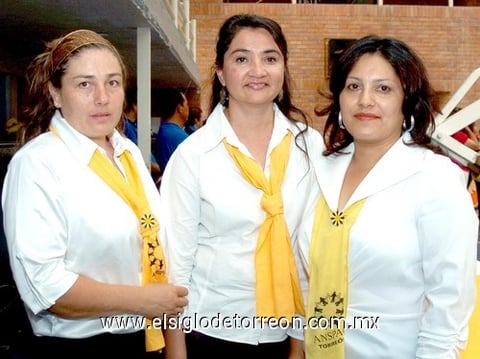 18062009 Andrés Fernández, Ángeles de Valles, Marina Pruneda y Diana Sánchez.