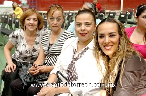 14062009 Carlota de Orona, Guadalupe Rodríguez, Rocío y Karina Orona.