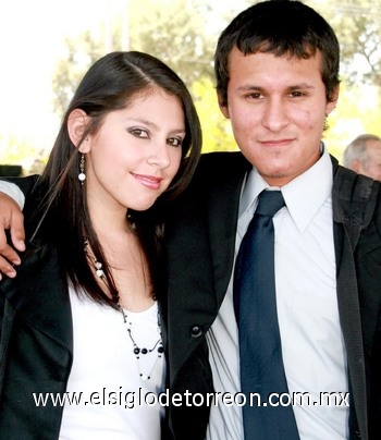 24062009 Guadalupe Romo y Roberto Hurtiaga, en reciente acontecimiento social.