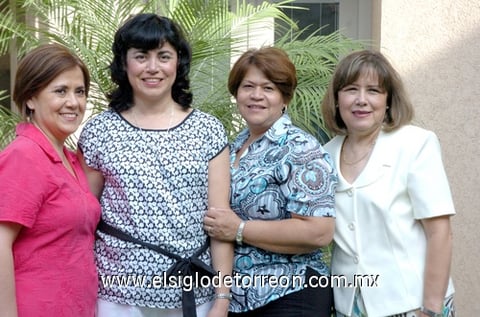 19062009 Nueva mesa directiva del Club de Jardinería Margarita: presidenta, Liliana de González; secretaria, Maru de León; tesorera, Lupita de Pereyra; vicepresidenta, Ana de Madero.