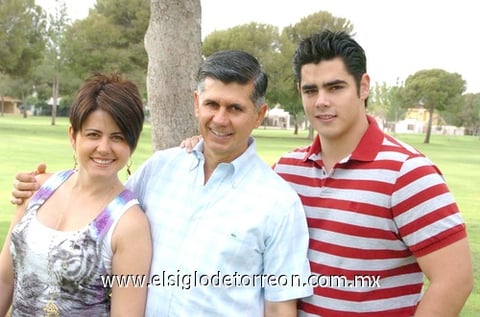 21062009 Ing. Jaime Antonio Méndez Vigatá con sus hijos Ana Sofía y Jaime Antonio.