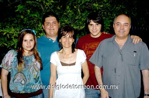21062009 Max, Paty, Max Jr., José Alejandro y Paty Tatay.