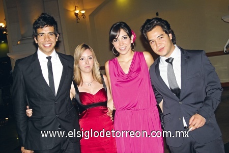 Ricardo Núñez, Cecy Galván, Paloma Sansares y Alberto Galván.