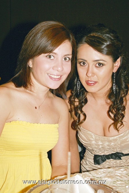 Sonia Cristina Soto y Evelyn Anguiano.